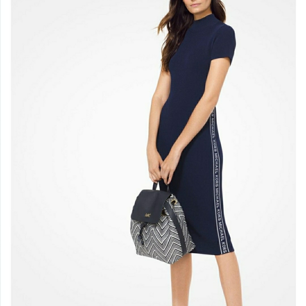 Beautiful Michael Kors dress with back closure, ne